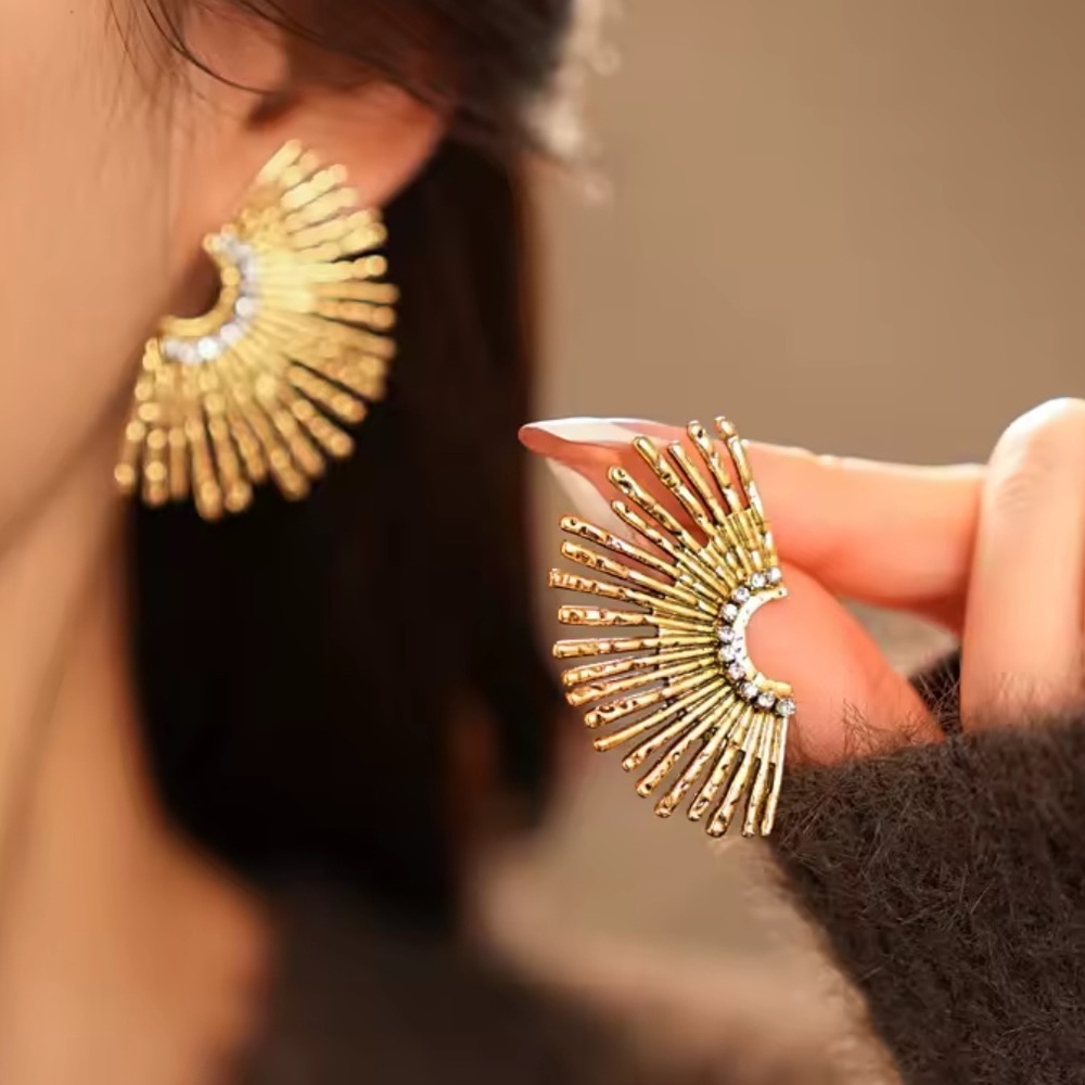 Women Anthropologie Vintage gold sunrise Sunburst Earrings - Picture 3 of 4